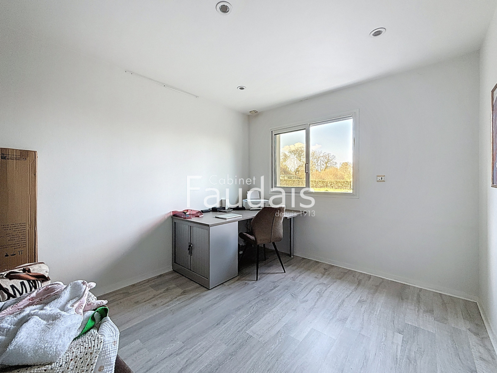 
                                                Vente
                                                 PONT HEBERT, maison de 200m2 avec piscine