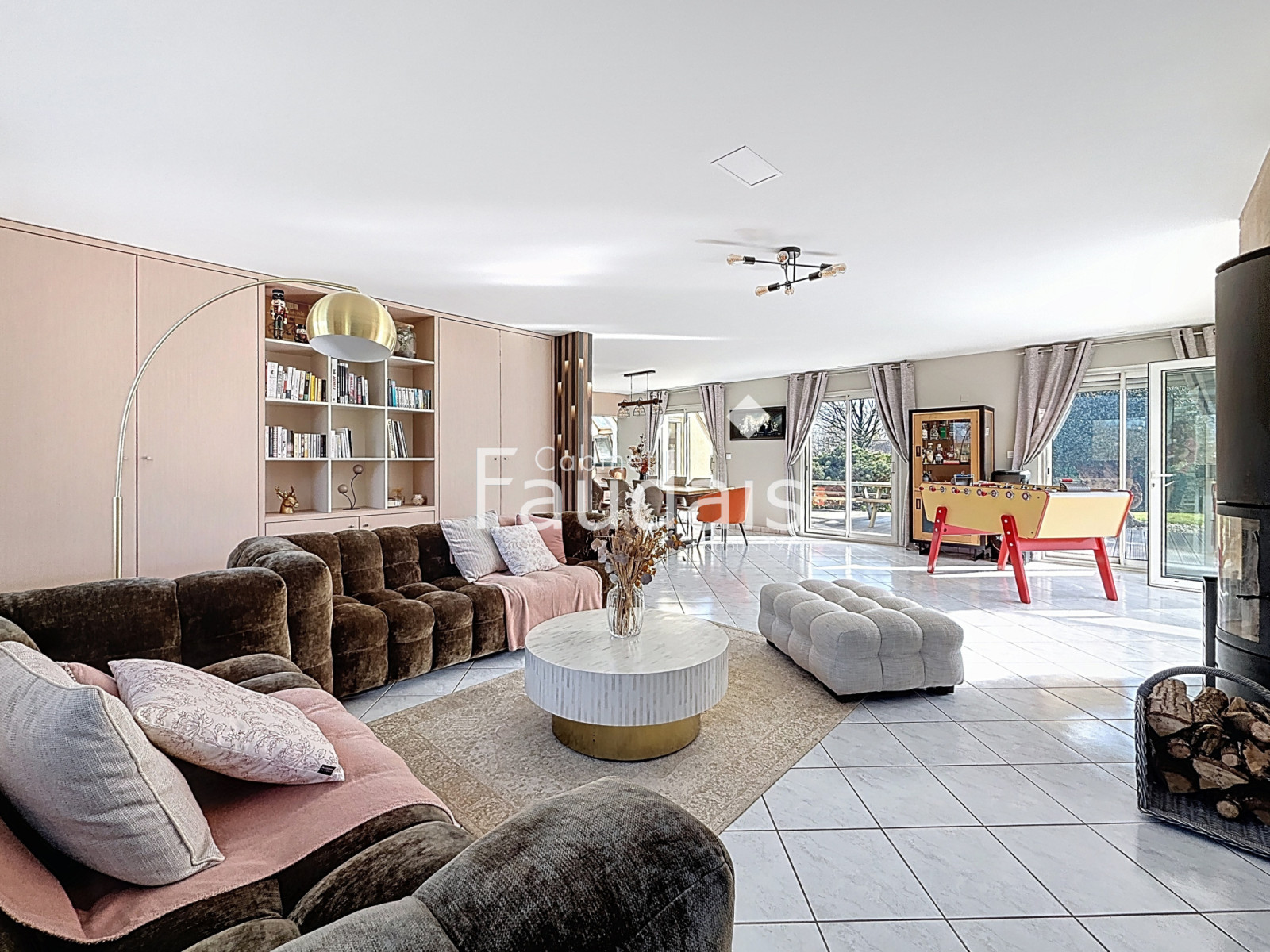 
                                                Vente
                                                 PONT HEBERT, maison de 200m2 avec piscine