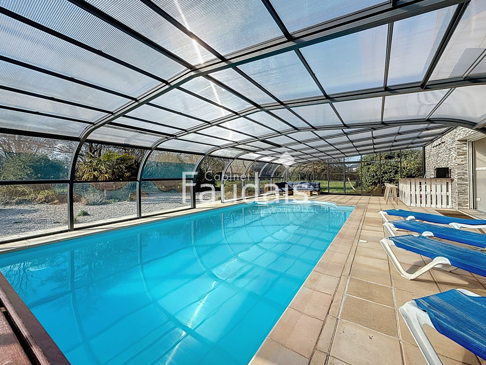 
                                                Vente
                                                 PONT HEBERT, maison de 200m2 avec piscine