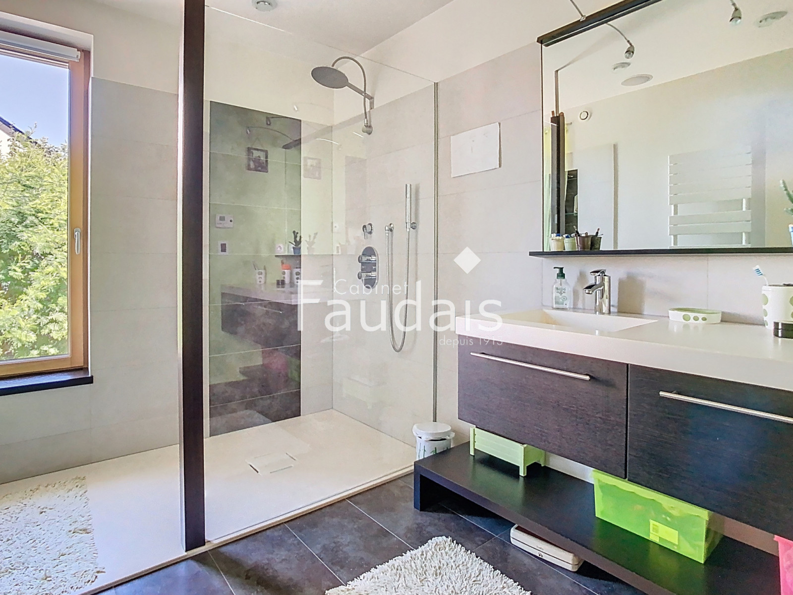 
                                                Vente
                                                 PONT-HEBERT, Maison rénovée de 145m2, 4 chambres