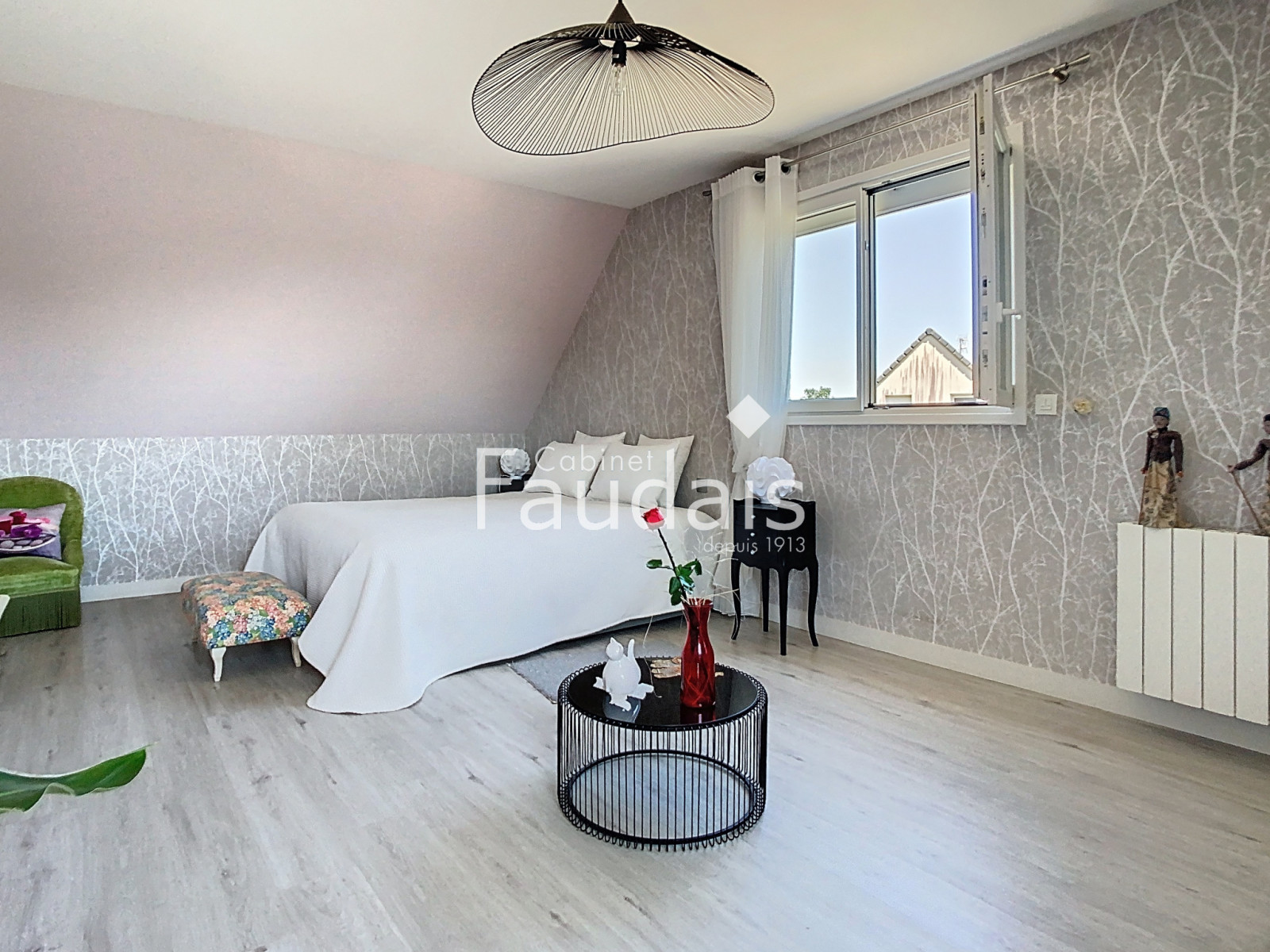 
                                                Vente
                                                 PONT-HEBERT, Maison rénovée de 145m2, 4 chambres