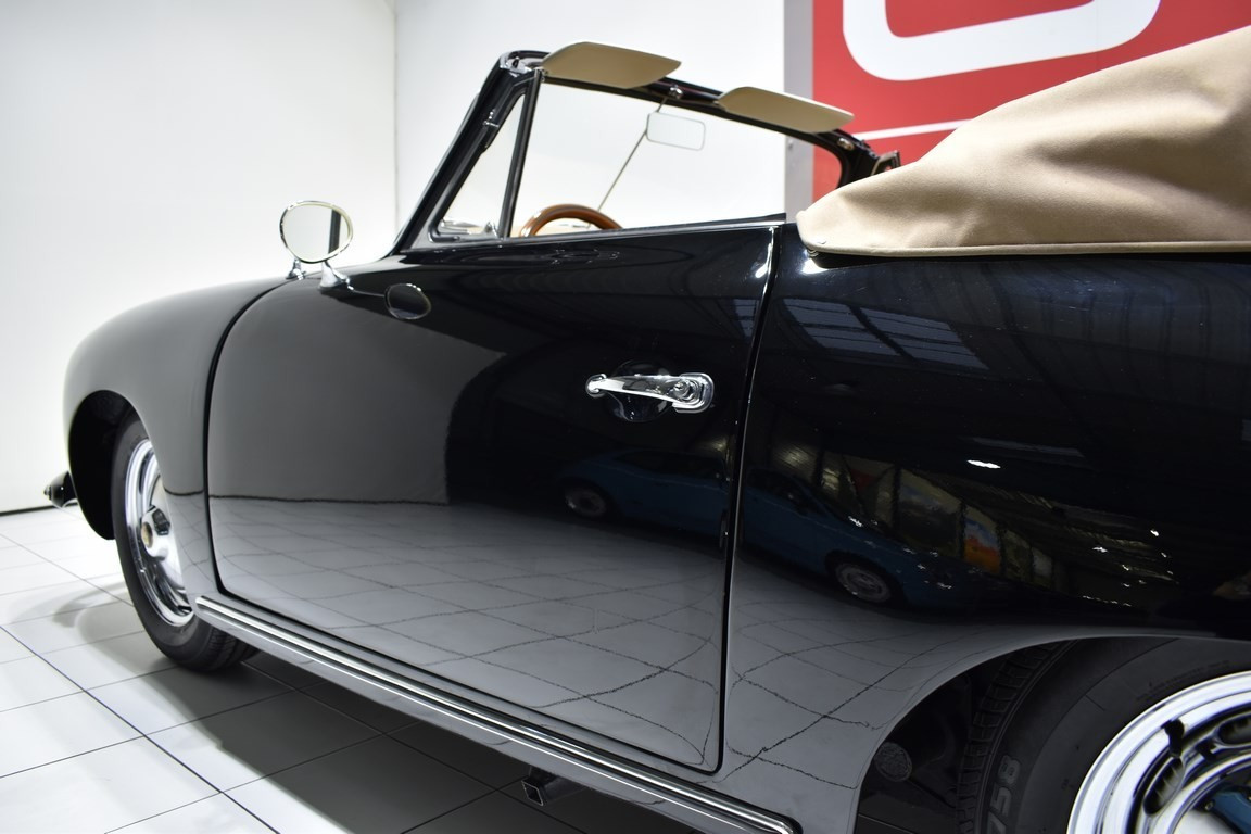 
                                                Voiture
                                                 PORSCHE 356 B T5 Cabriolet