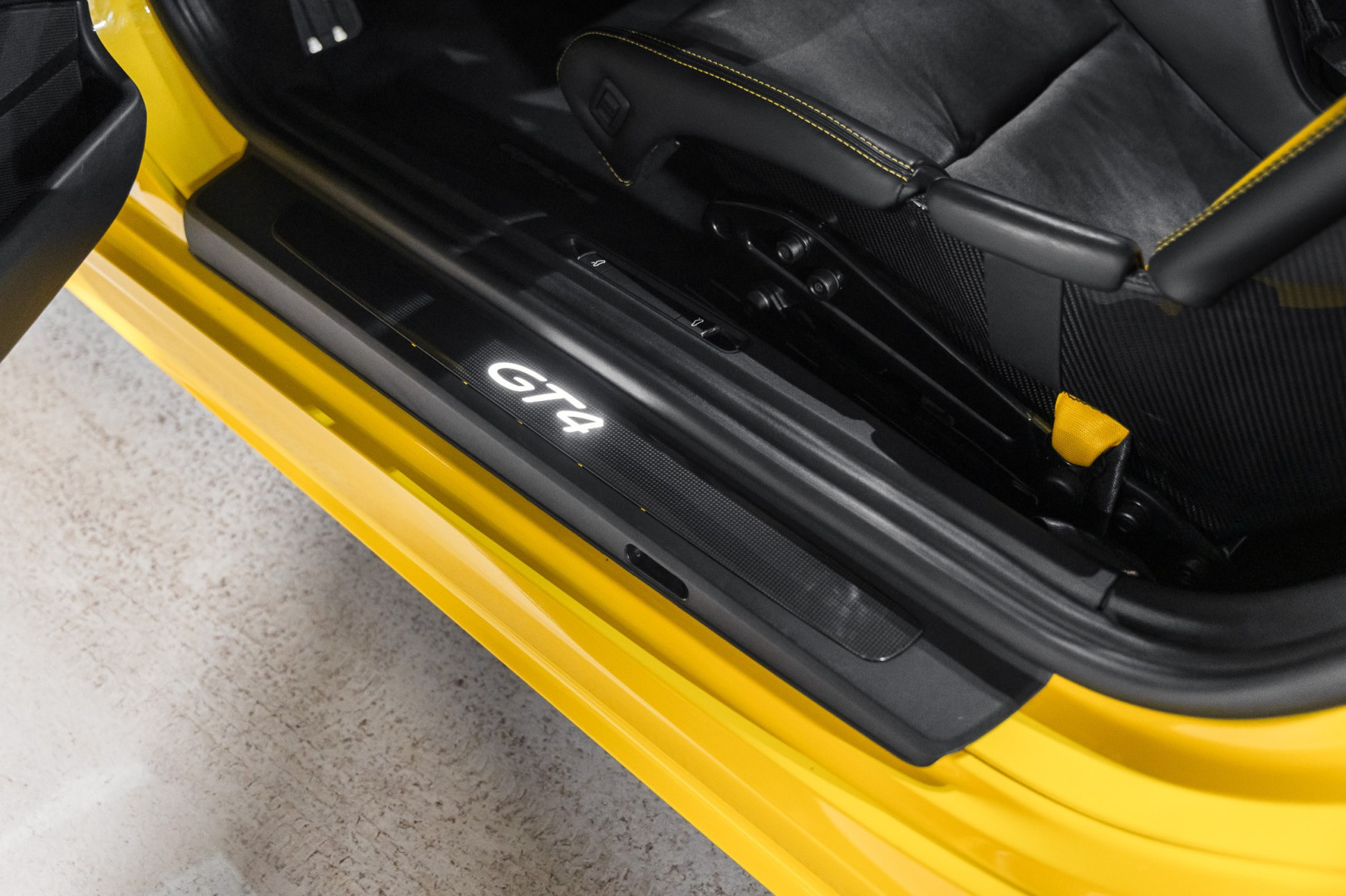 
                                                Voiture
                                                 Porsche 718 Cayman