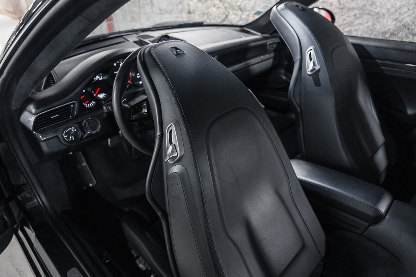 
                                                Voiture
                                                 Porsche 911 (991.2) Turbo S 3.8 580