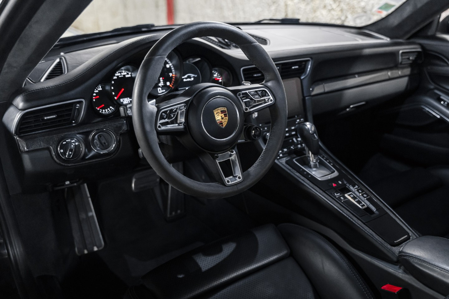 
                                                Voiture
                                                 Porsche 911 (991.2) Turbo S 3.8 580