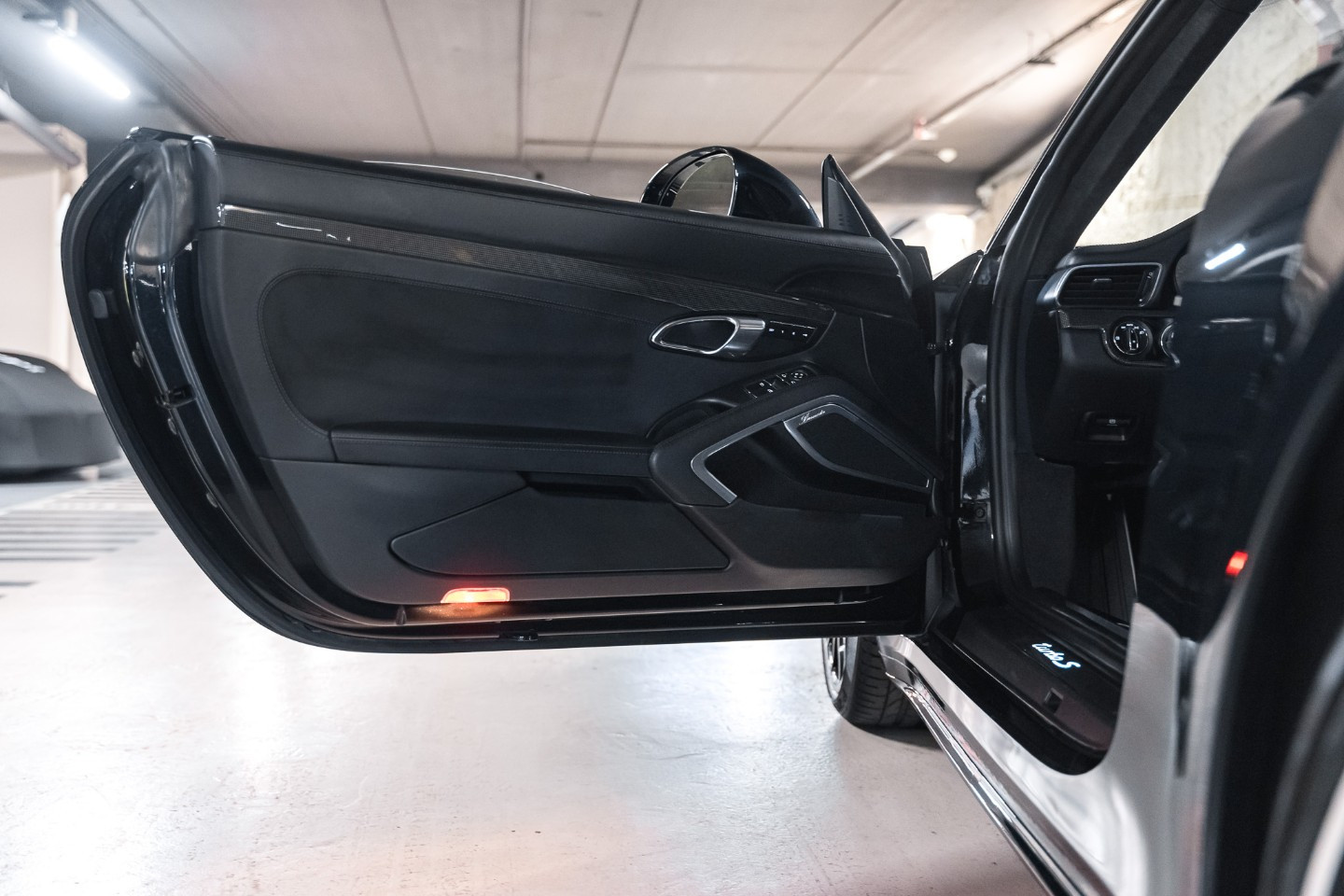 
                                                Voiture
                                                 Porsche 911 (991.2) Turbo S 3.8 580