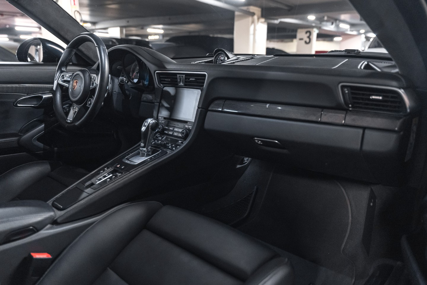 
                                                Voiture
                                                 Porsche 911 (991.2) Turbo S 3.8 580