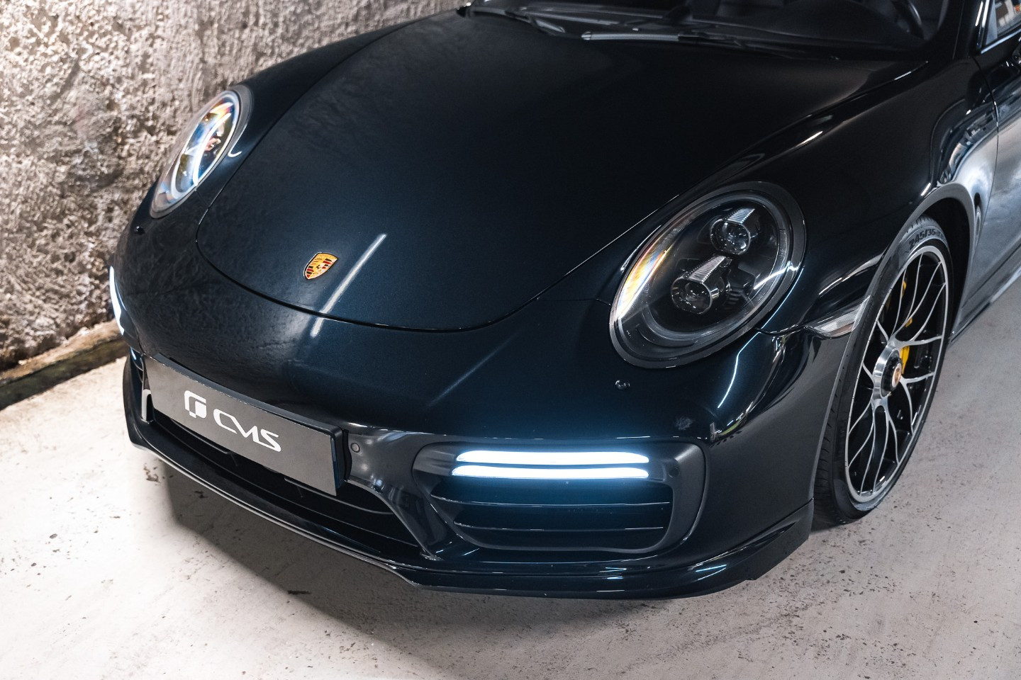 
                                                Voiture
                                                 Porsche 911 (991.2) Turbo S 3.8 580