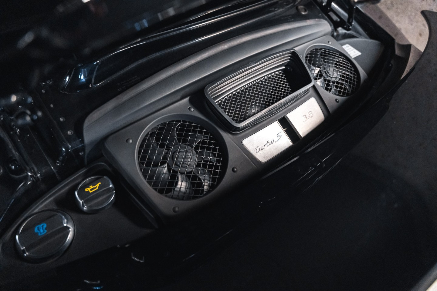 
                                                Voiture
                                                 Porsche 911 (991.2) Turbo S 3.8 580