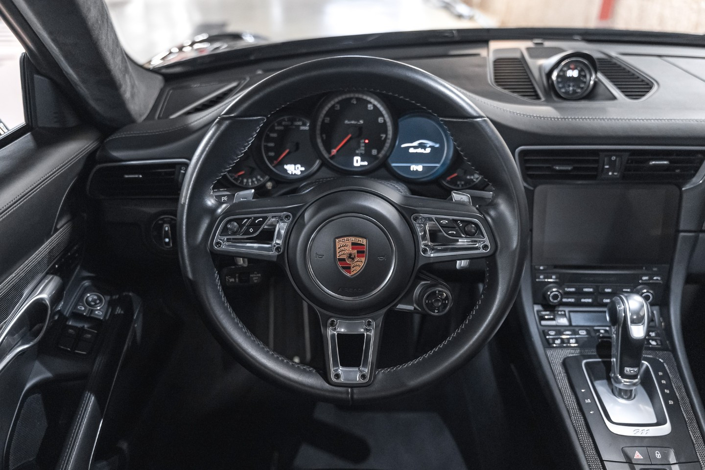 
                                                Voiture
                                                 Porsche 911 (991.2) Turbo S 3.8 580