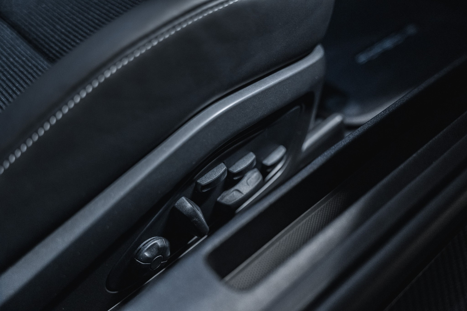 
                                                Voiture
                                                 Porsche 911 (992.1) GT3 Touring 4.0 510 PDK