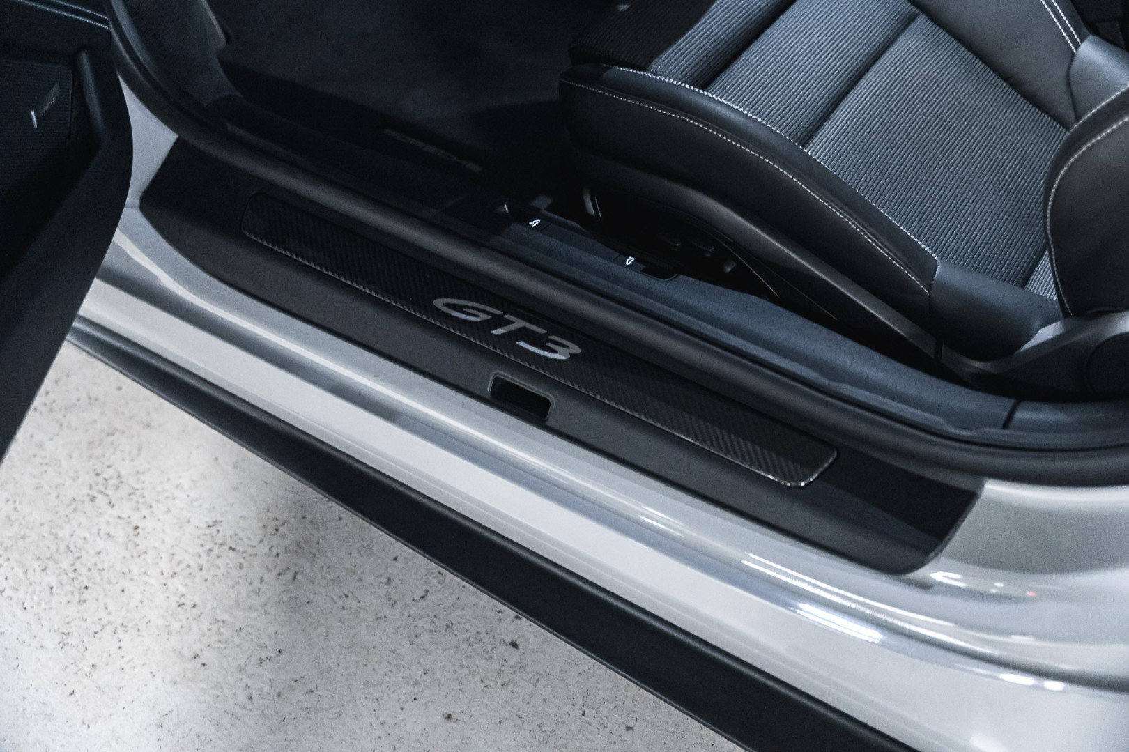 
                                                Voiture
                                                 Porsche 911 (992.1) GT3 Touring 4.0 510 PDK