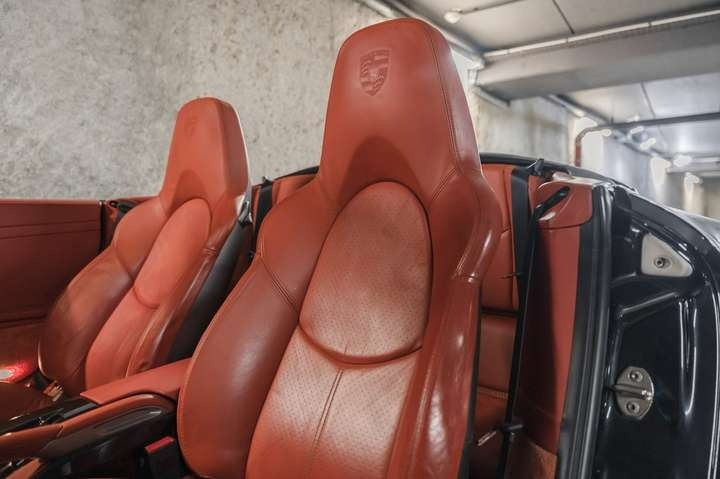 
                                                Voiture
                                                 Porsche 911 (997.2) Carrera 4