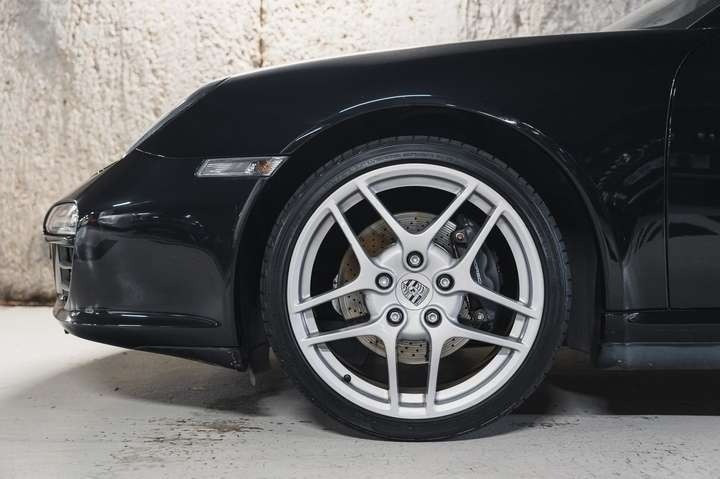 
                                                Voiture
                                                 Porsche 911 (997.2) Carrera 4