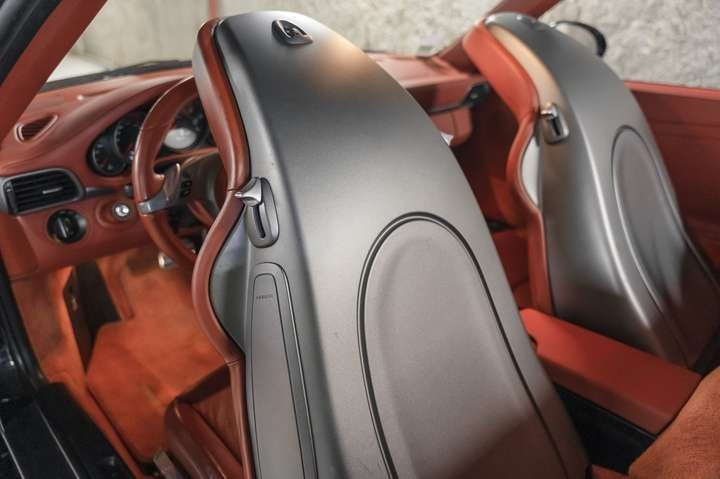 
                                                Voiture
                                                 Porsche 911 (997.2) Carrera 4