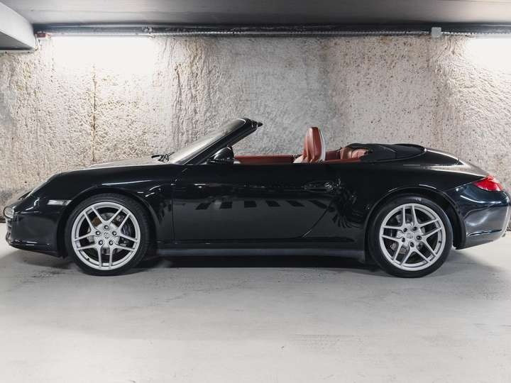 
                                                Voiture
                                                 Porsche 911 (997.2) Carrera 4