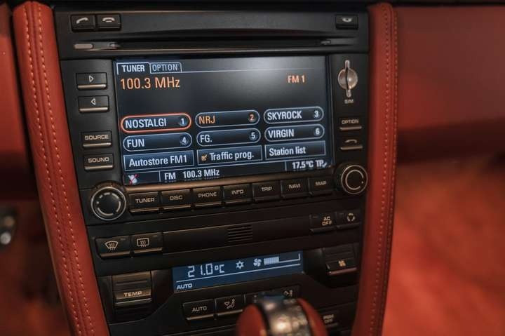 
                                                Voiture
                                                 Porsche 911 (997.2) Carrera 4