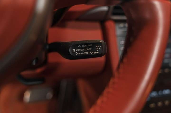 
                                                Voiture
                                                 Porsche 911 (997.2) Carrera 4