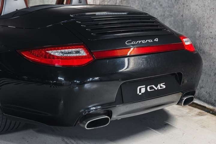 
                                                Voiture
                                                 Porsche 911 (997.2) Carrera 4