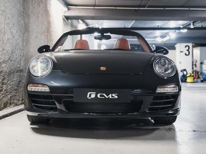 
                                                Voiture
                                                 Porsche 911 (997.2) Carrera 4