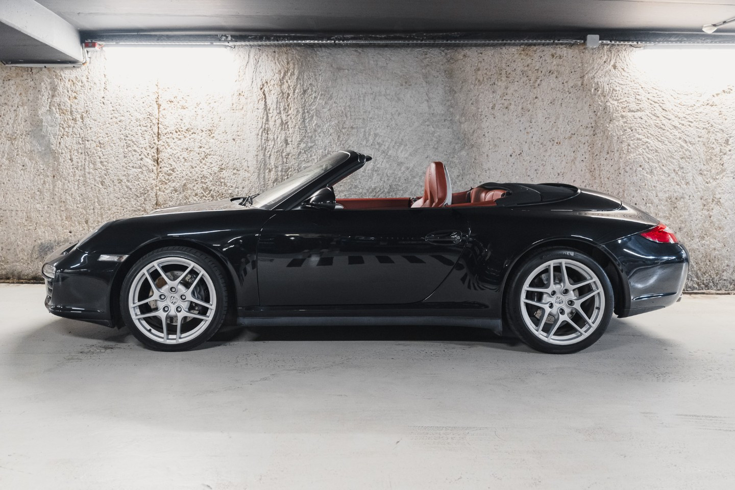 
                                                Voiture
                                                 Porsche 911 (997.2) Carrera 4