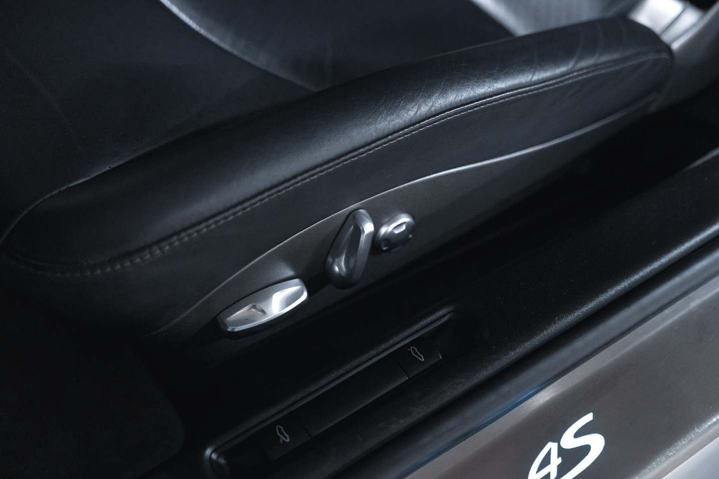 
                                                Voiture
                                                 Porsche 911 (997.2) Carrera 4S