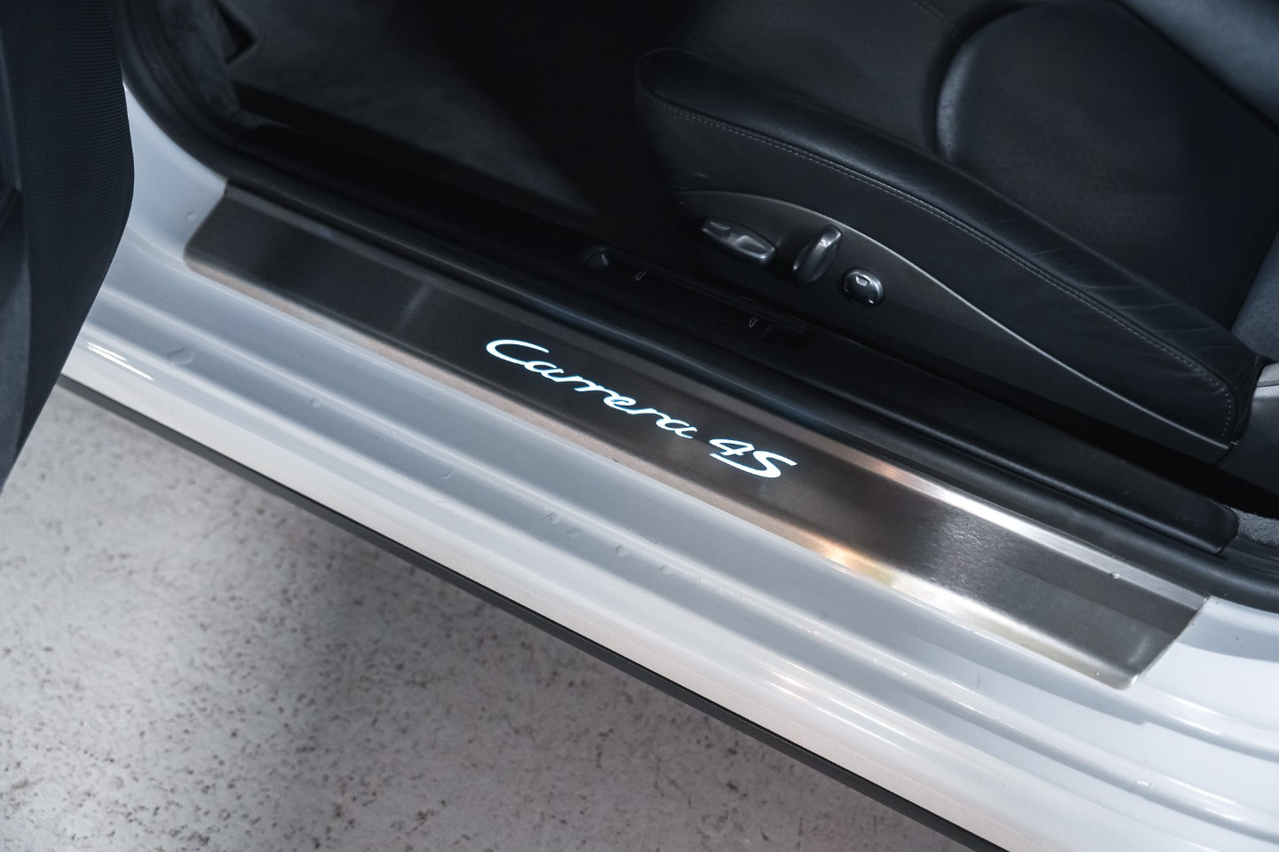 
                                                Voiture
                                                 Porsche 911 (997.2) Carrera 4S