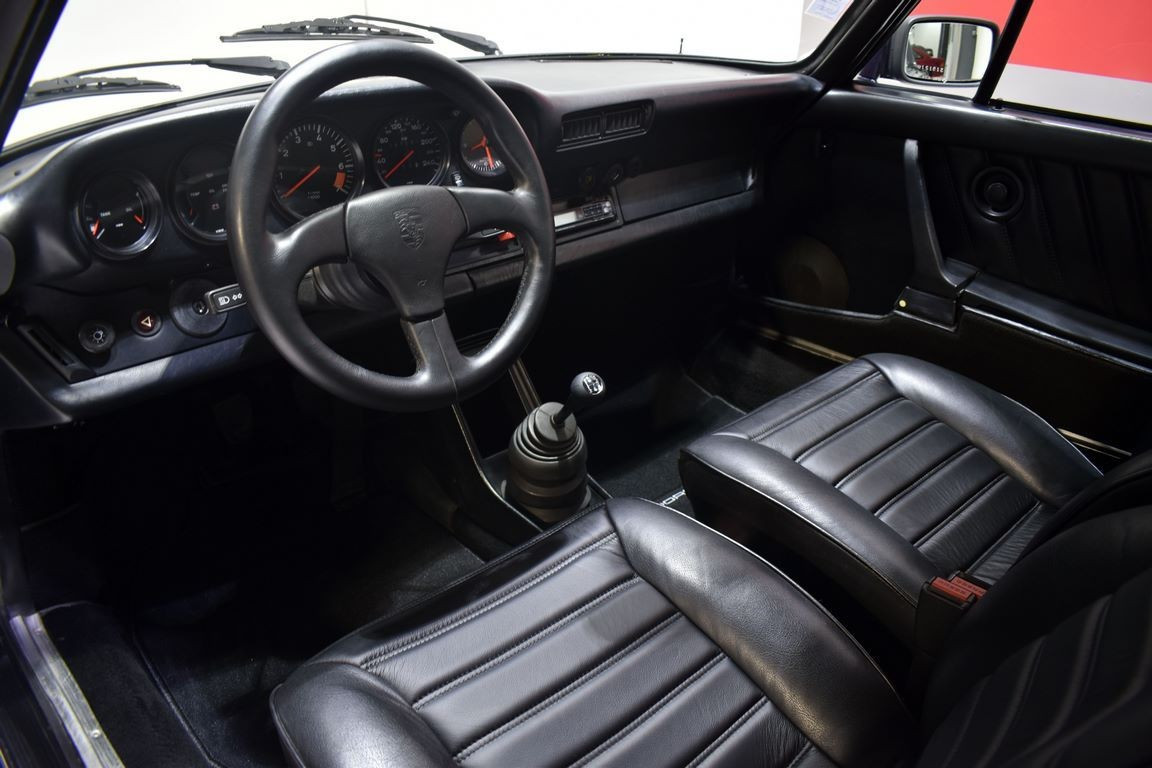 
                                                Voiture
                                                 PORSCHE 911 SC 3.0 Cabriolet