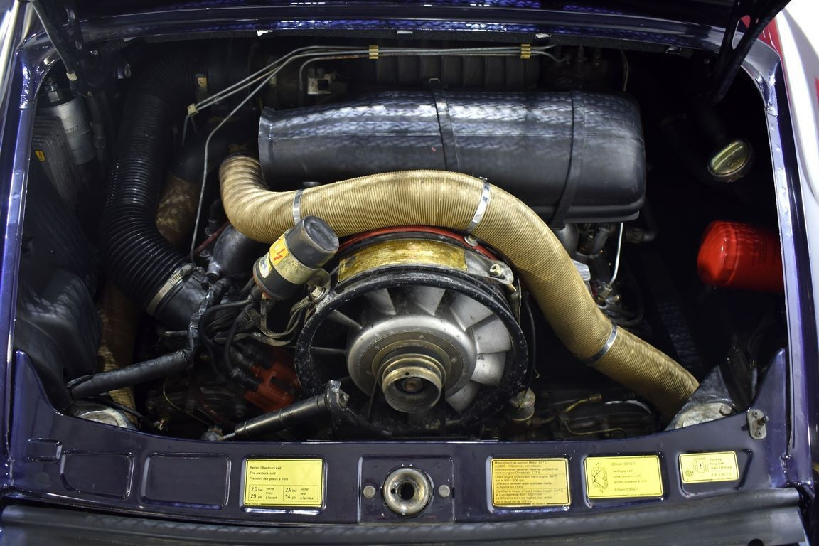 
                                                Voiture
                                                 PORSCHE 911 SC 3.0 Cabriolet