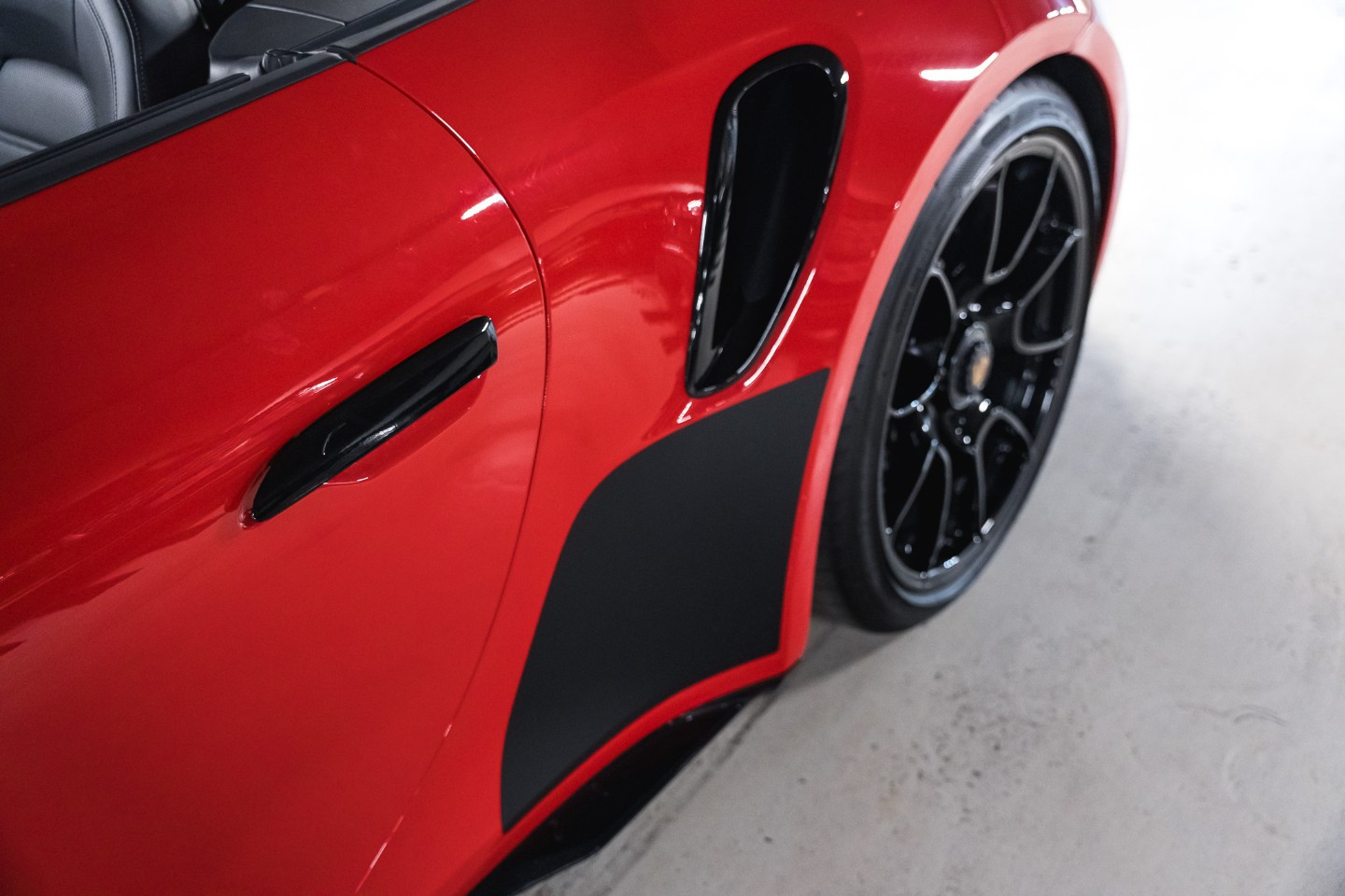 
                                                Voiture
                                                 Porsche 992 911 (992.1) Turbo S Cabriolet 3.8 650
