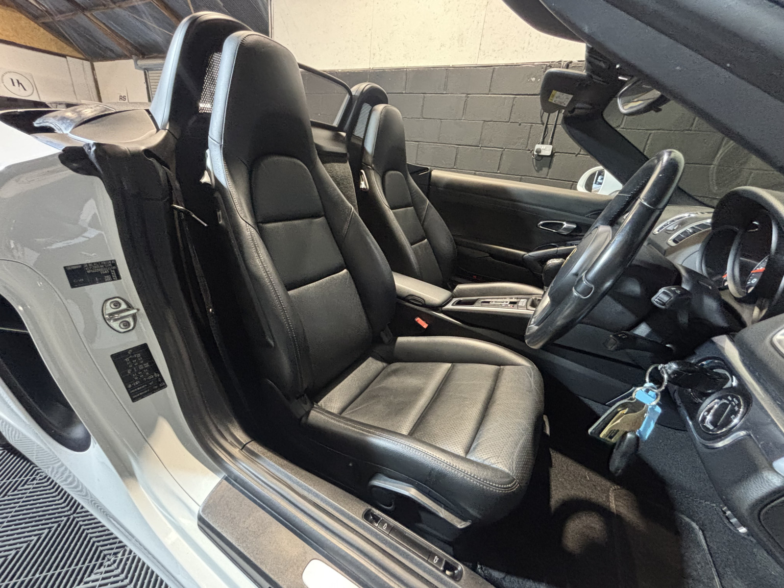 
                                                Voiture
                                                 Porsche Boxster / 718 Boxster Black Edition
