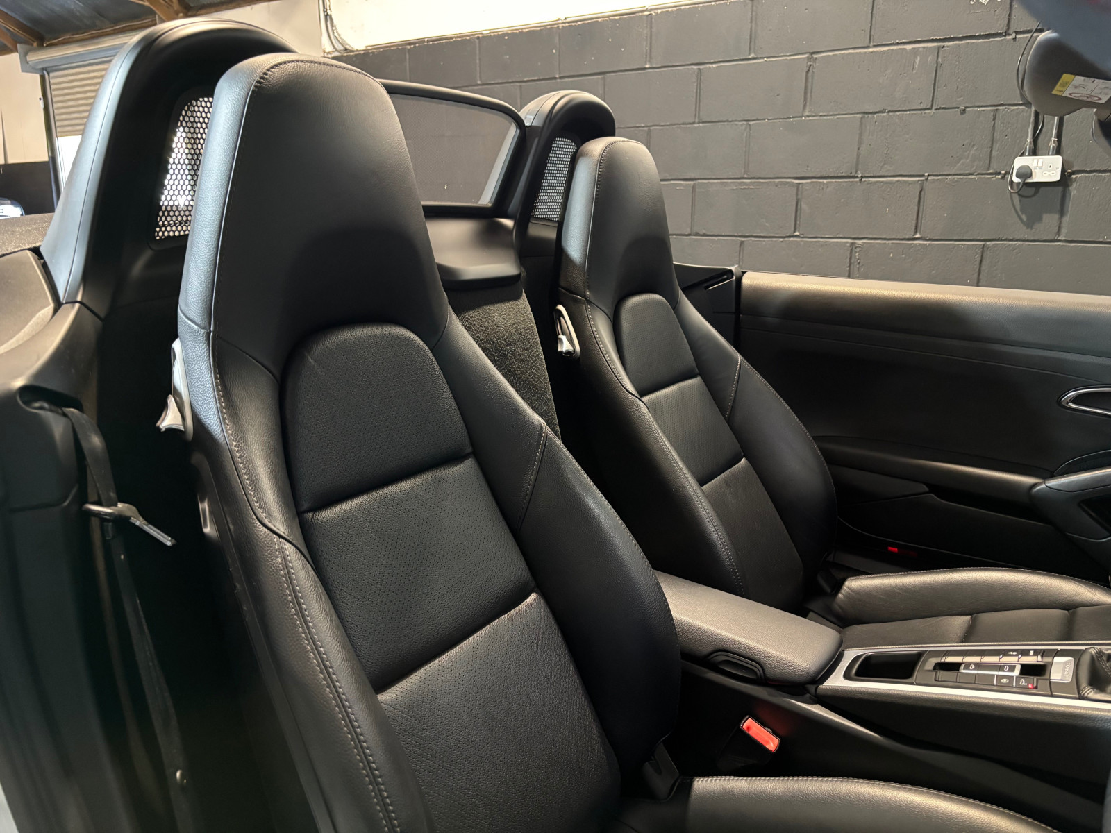 
                                                Voiture
                                                 Porsche Boxster / 718 Boxster Black Edition