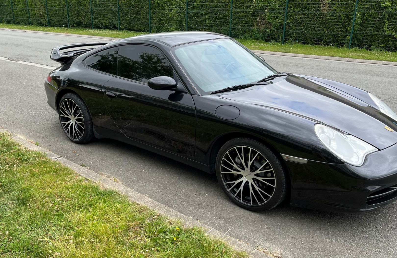 
                                                Voiture
                                                 Porsche Carrera 4  2004 3.6ess 235kw