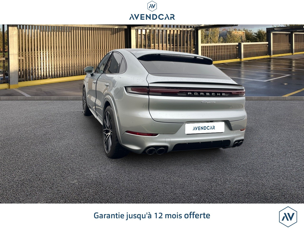
                                                Voiture
                                                 Porsche Cayenne Coupé E-Hybrid 470 cv