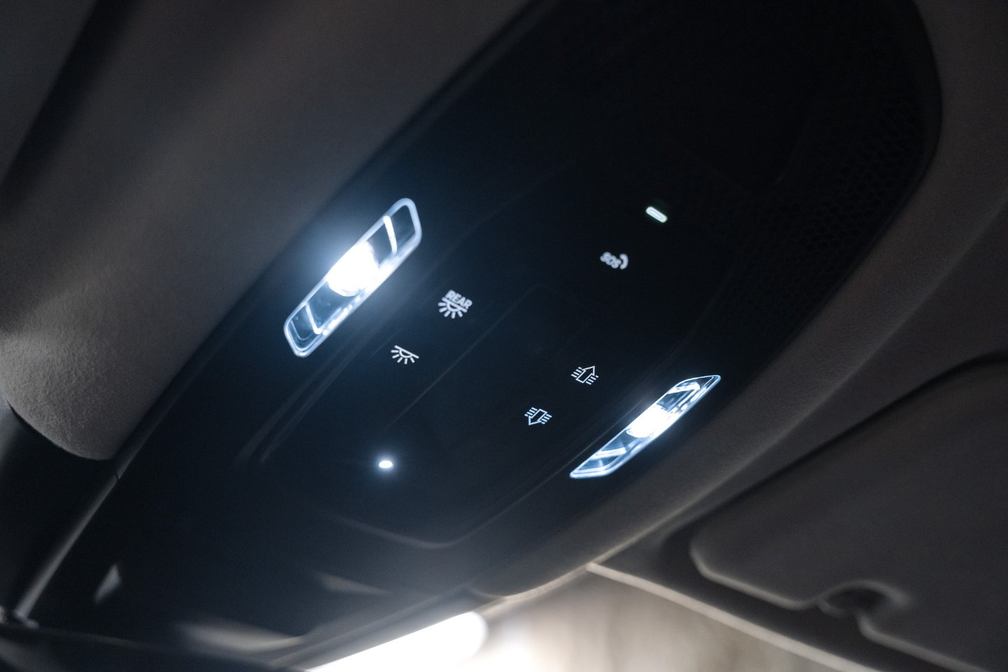 
                                                Voiture
                                                 Porsche Cayenne (III.II) Coupe E-Hybrid V6 3.0 470