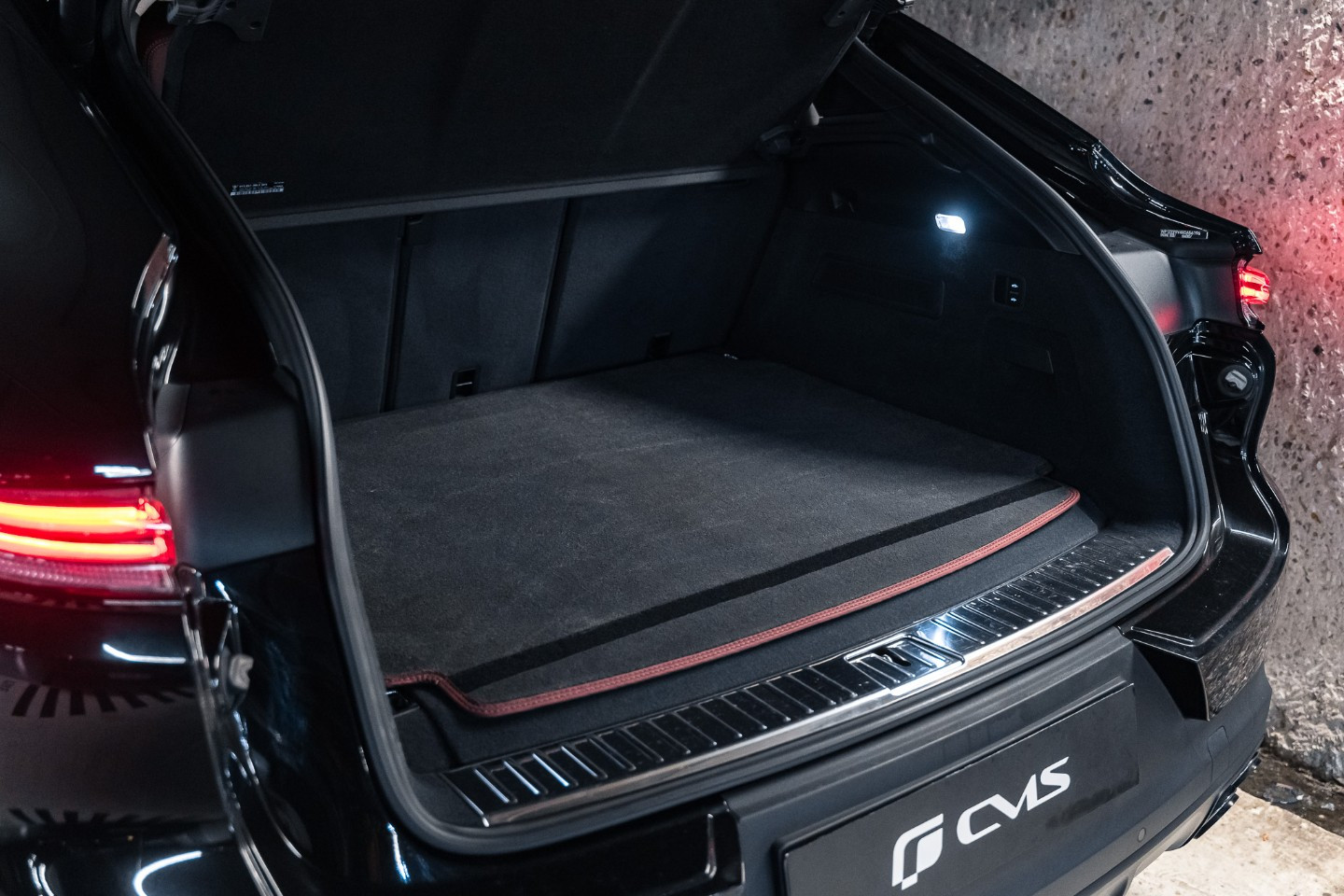 
                                                Voiture
                                                 Porsche Cayenne (III.II) Coupe E-Hybrid V6 3.0 470