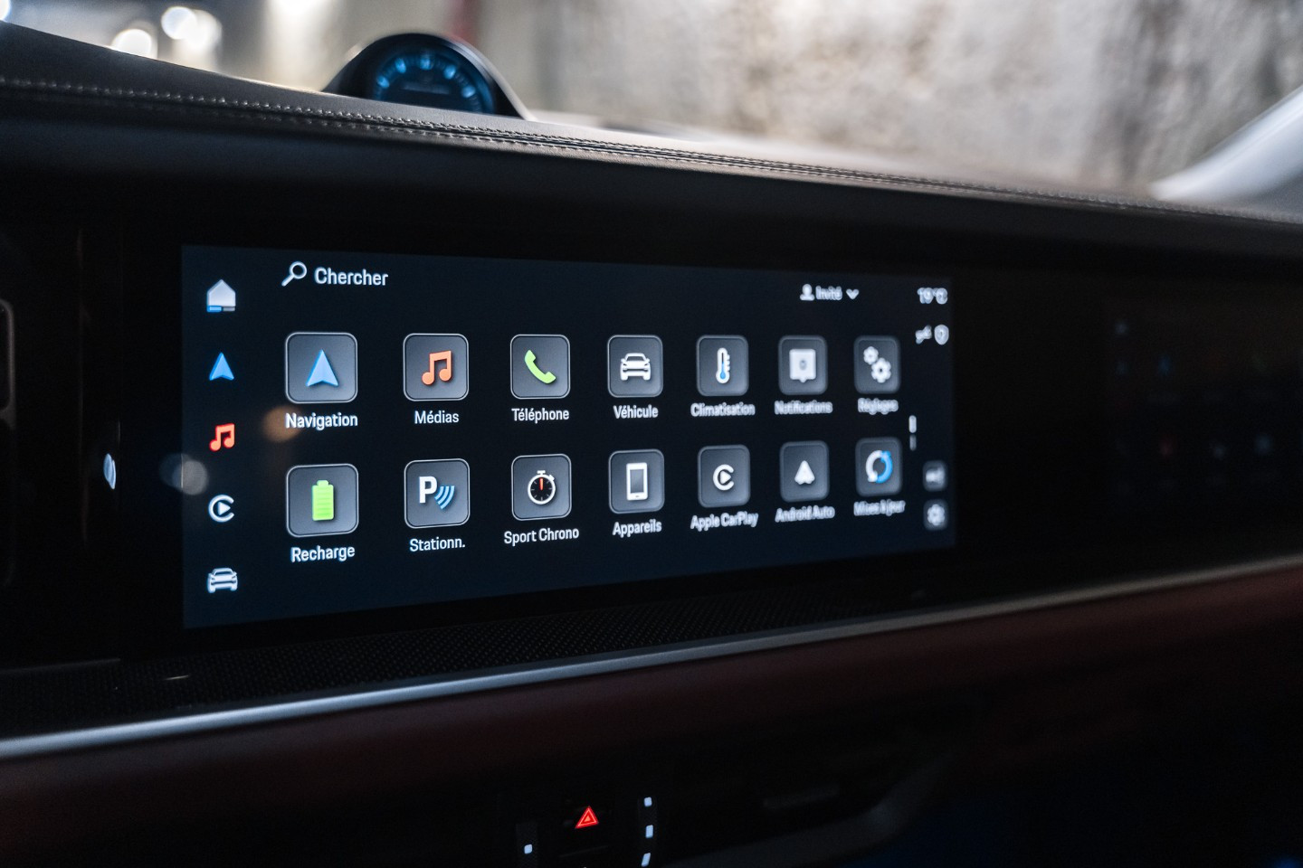 
                                                Voiture
                                                 Porsche Cayenne (III.II) Coupe E-Hybrid V6 3.0 470