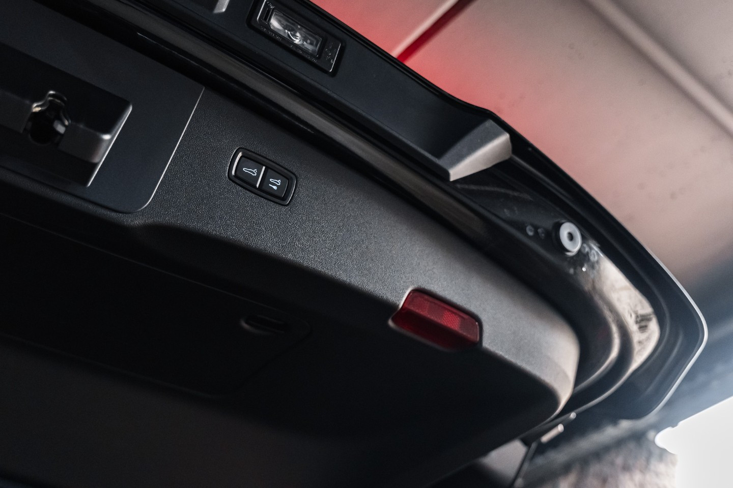 
                                                Voiture
                                                 Porsche Cayenne (III.II) Coupe E-Hybrid V6 3.0 470