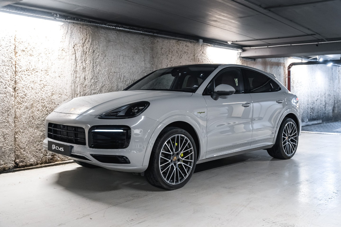
                                                Voiture
                                                 Porsche Cayenne (III) V6 E-Hybrid Platinum Edition