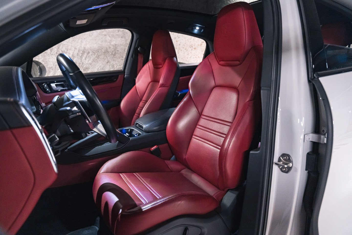 
                                                Voiture
                                                 Porsche Cayenne (III) V6 E-Hybrid Platinum Edition