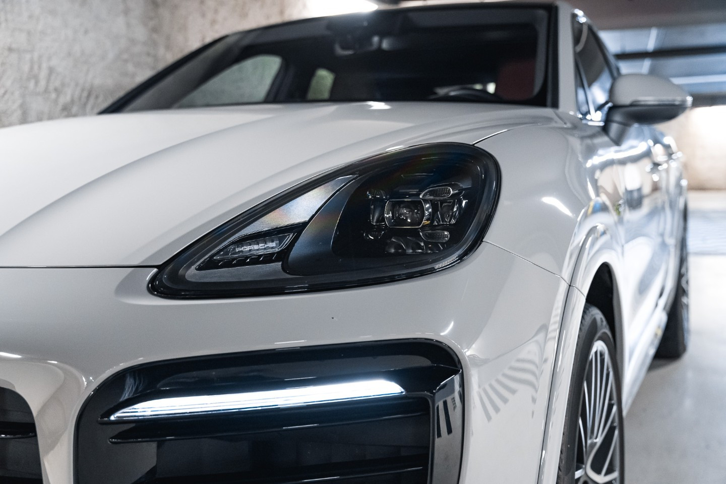 
                                                Voiture
                                                 Porsche Cayenne (III) V6 E-Hybrid Platinum Edition