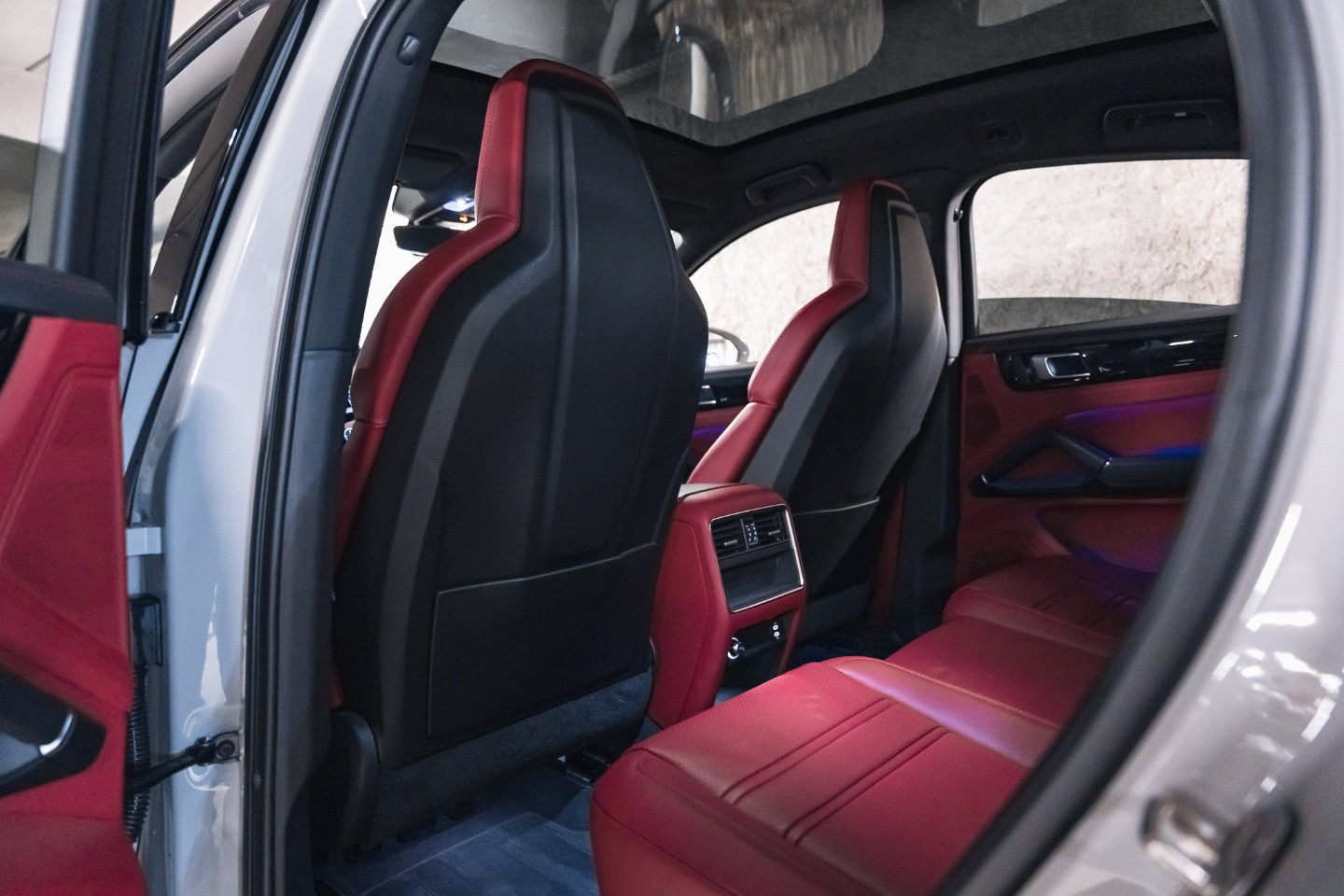 
                                                Voiture
                                                 Porsche Cayenne (III) V6 E-Hybrid Platinum Edition