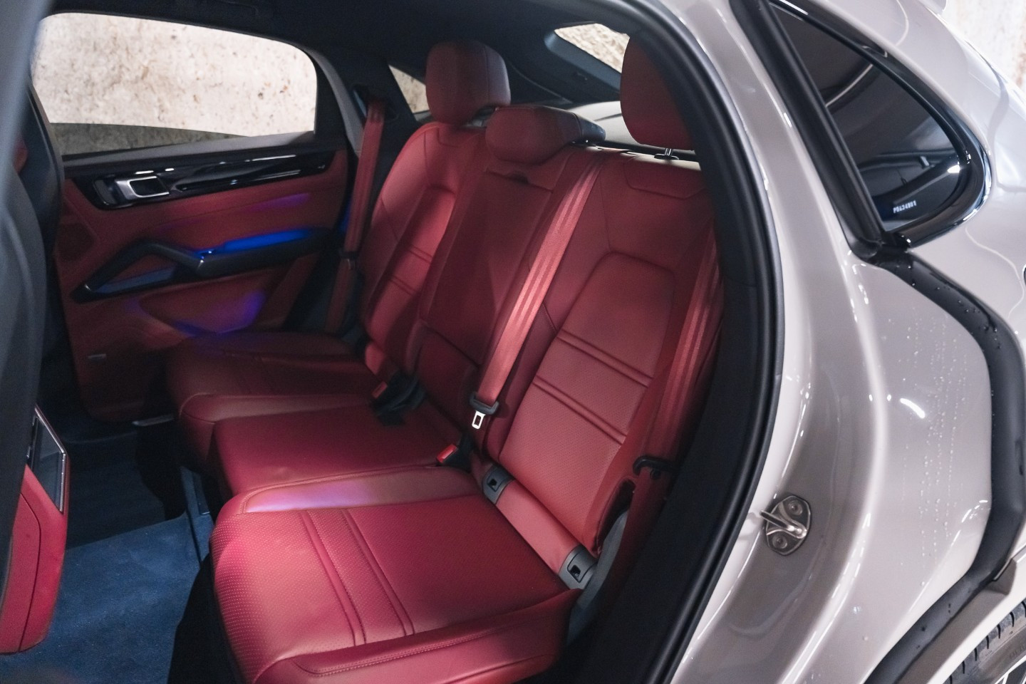 
                                                Voiture
                                                 Porsche Cayenne (III) V6 E-Hybrid Platinum Edition