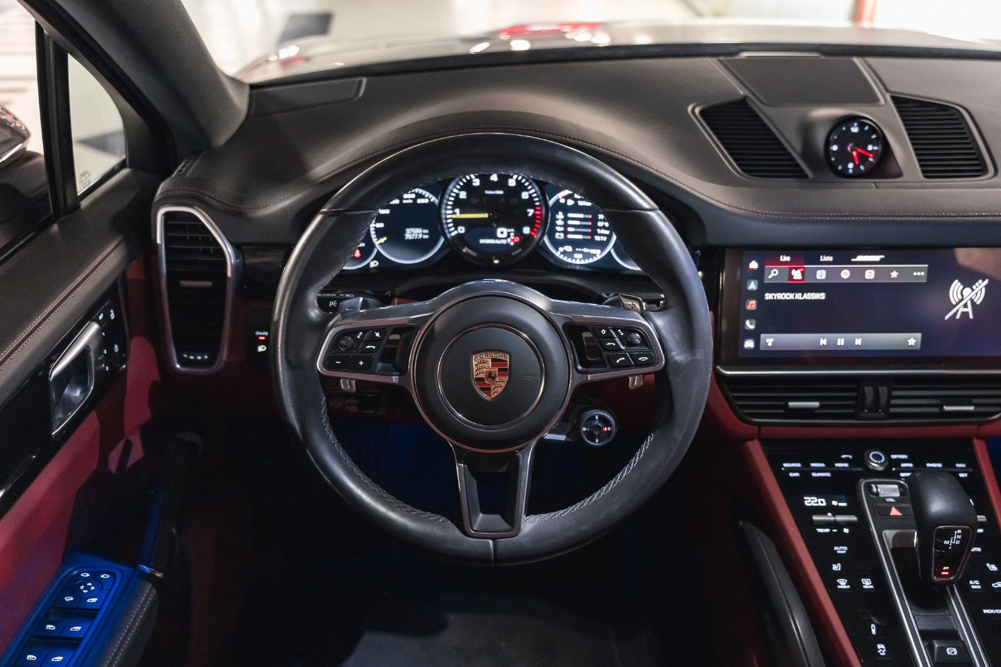 
                                                Voiture
                                                 Porsche Cayenne (III) V6 E-Hybrid Platinum Edition