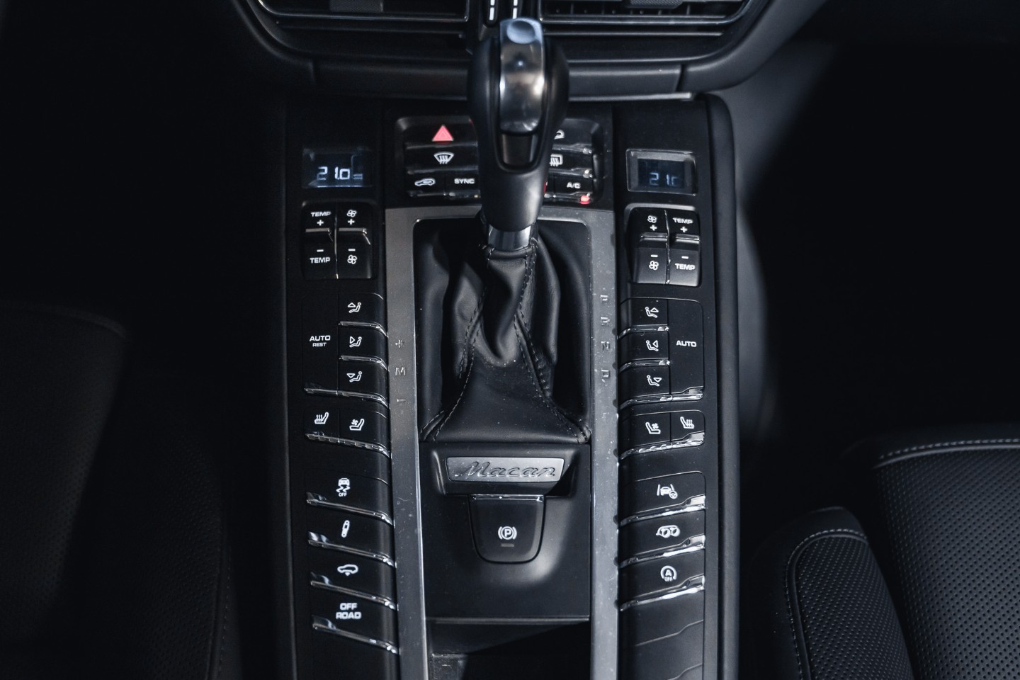 
                                                Voiture
                                                 Porsche Macan (I.II) Turbo V6 2.9 440