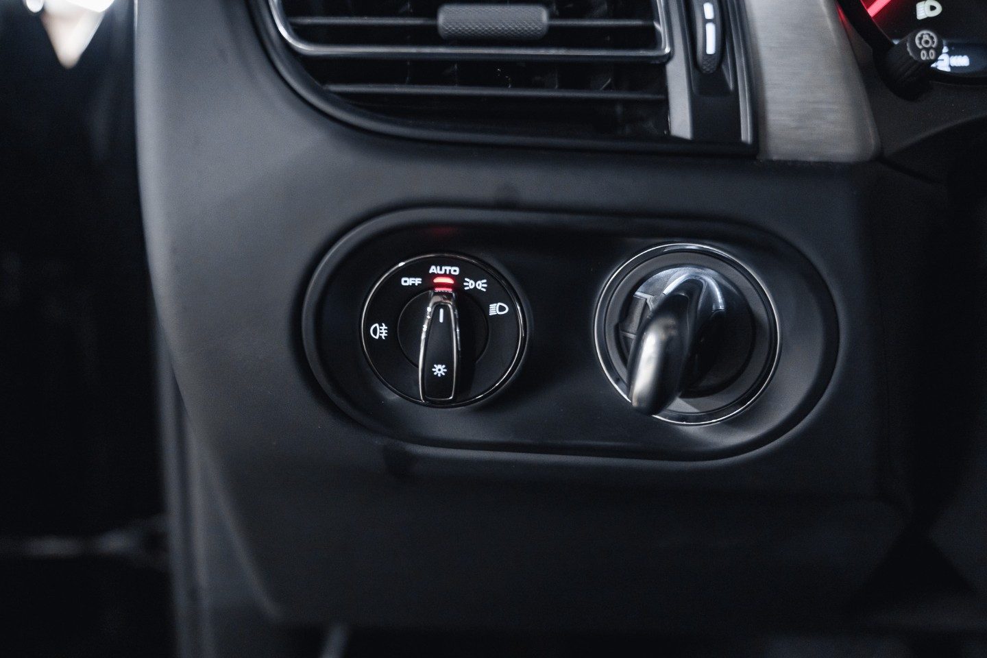 
                                                Voiture
                                                 Porsche Macan (I.II) Turbo V6 2.9 440