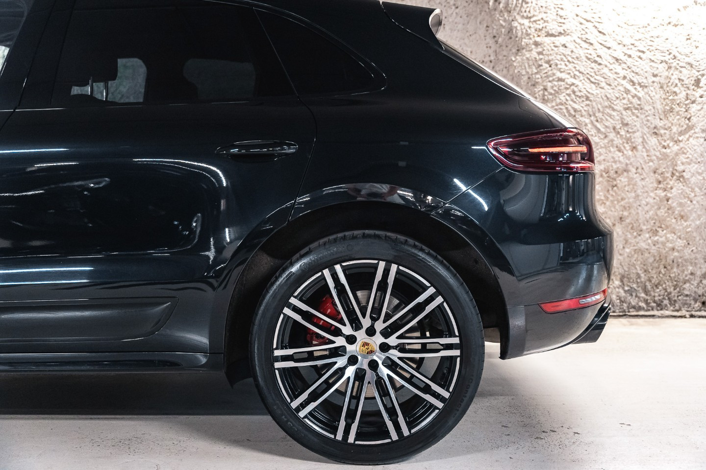 
                                                Voiture
                                                 Porsche Macan Turbo V6 3.6 400