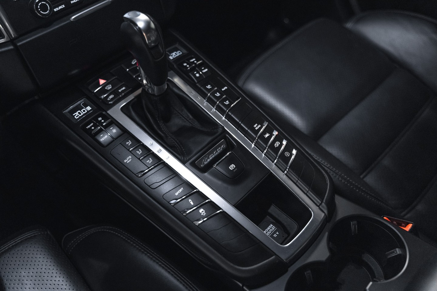 
                                                Voiture
                                                 Porsche Macan Turbo V6 3.6 400
