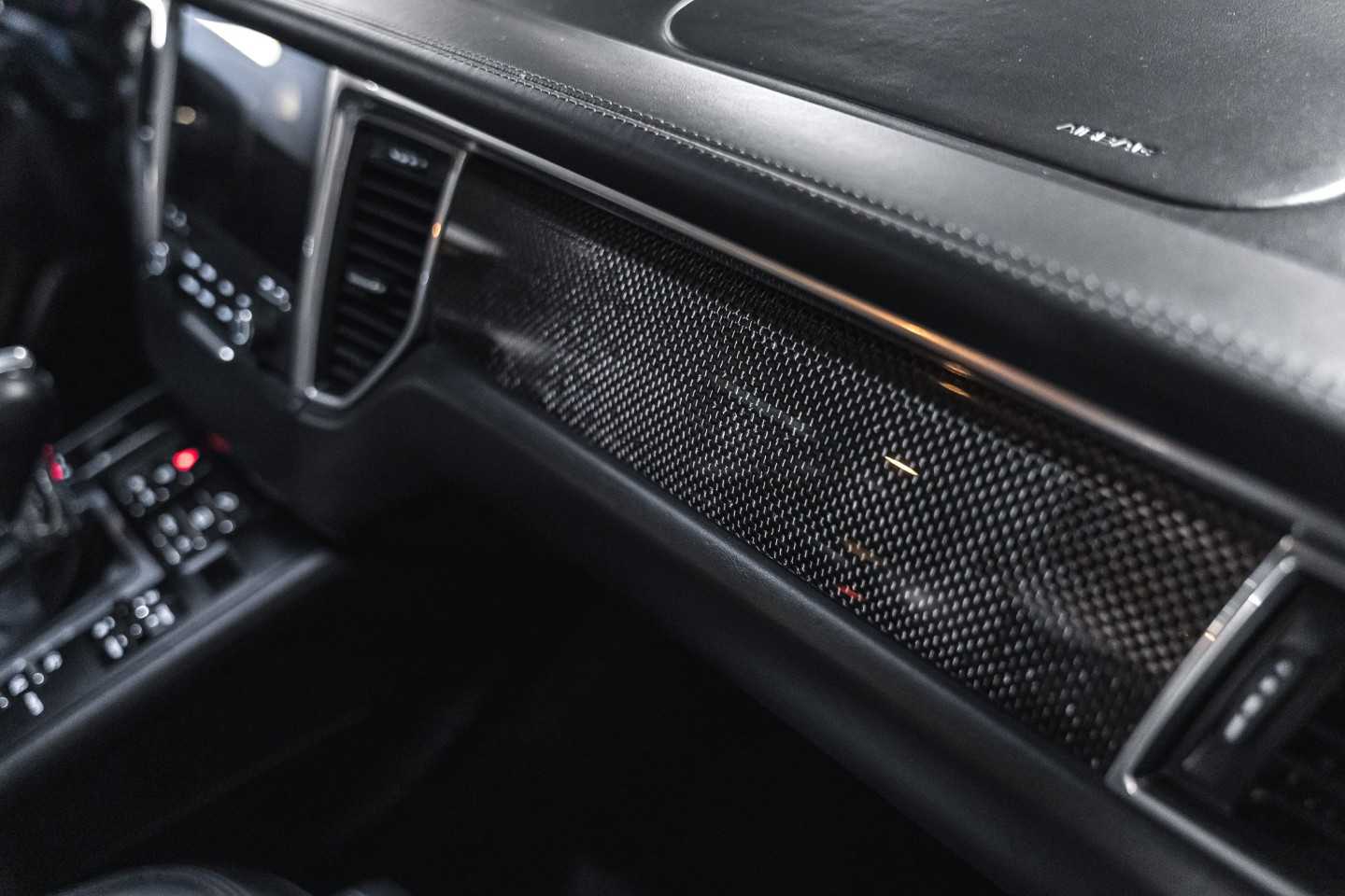 
                                                Voiture
                                                 Porsche Macan Turbo V6 3.6 400