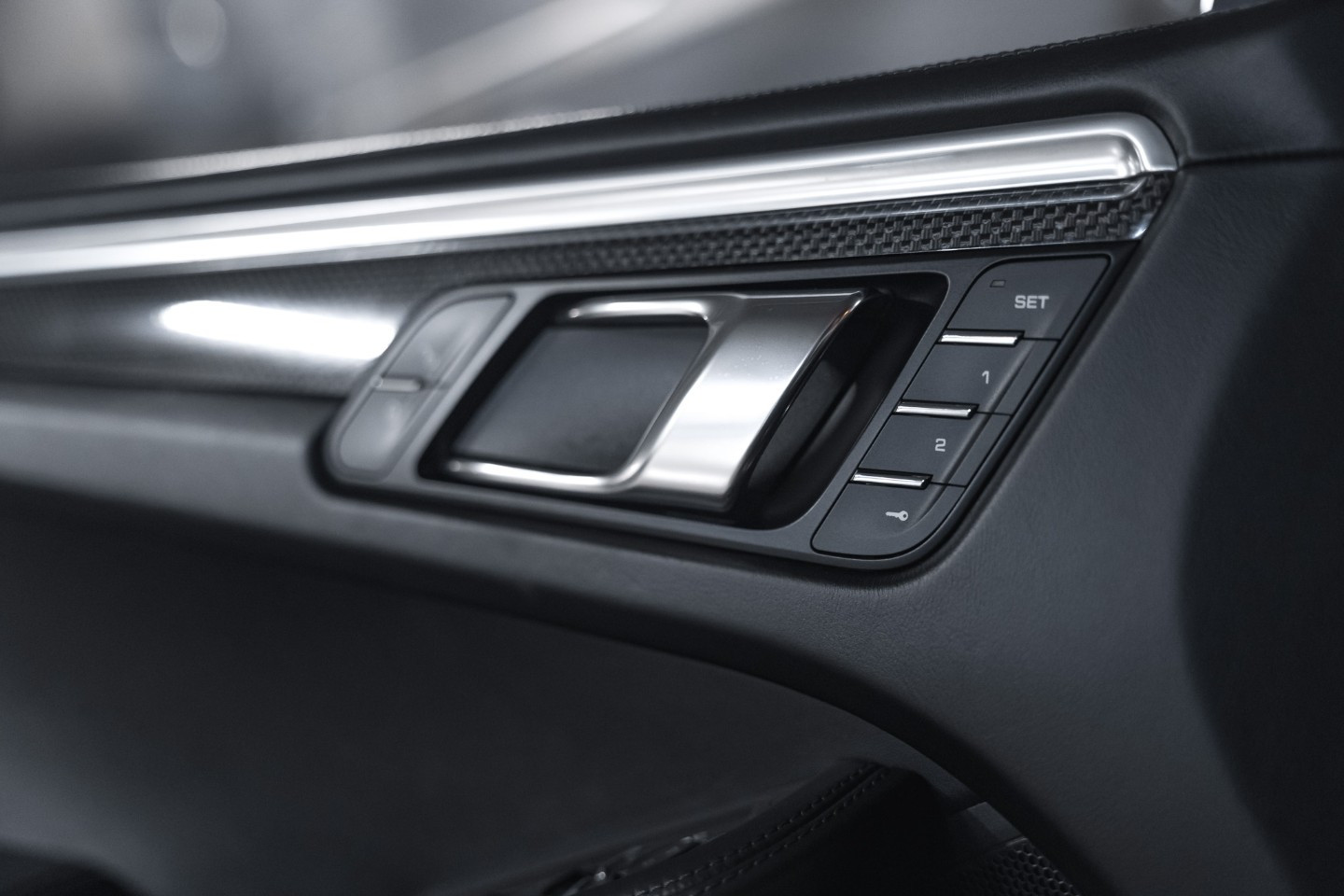 
                                                Voiture
                                                 Porsche Macan Turbo V6 3.6 400